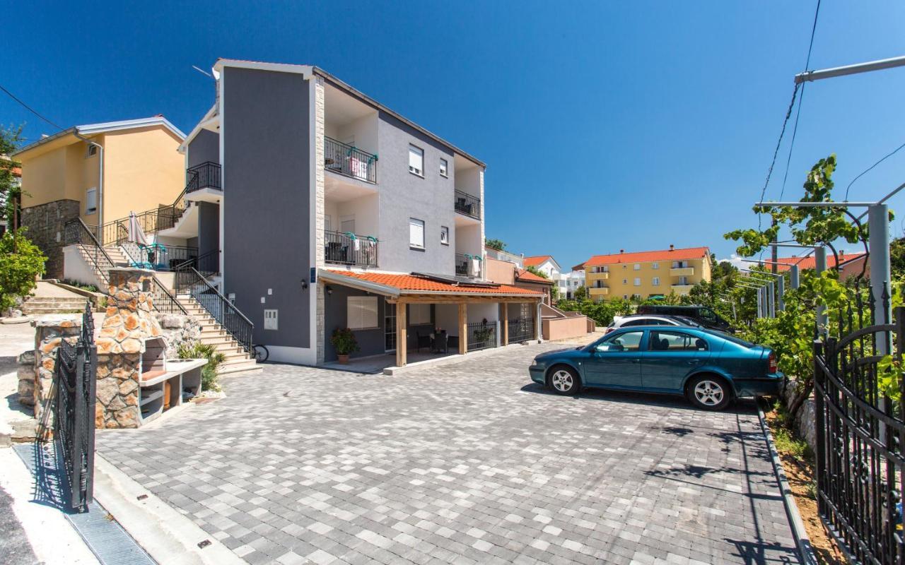 Apartments With A Parking Space Baska, Krk - 18808 Экстерьер фото